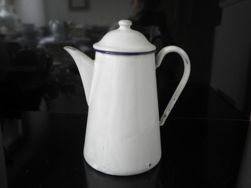 Alte emaillierte kaffeekanne - alte,
